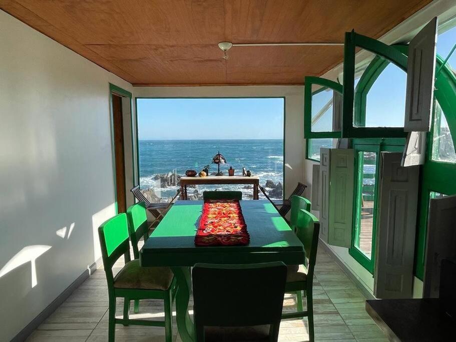 Primera Vista, increíble casa frente al mar