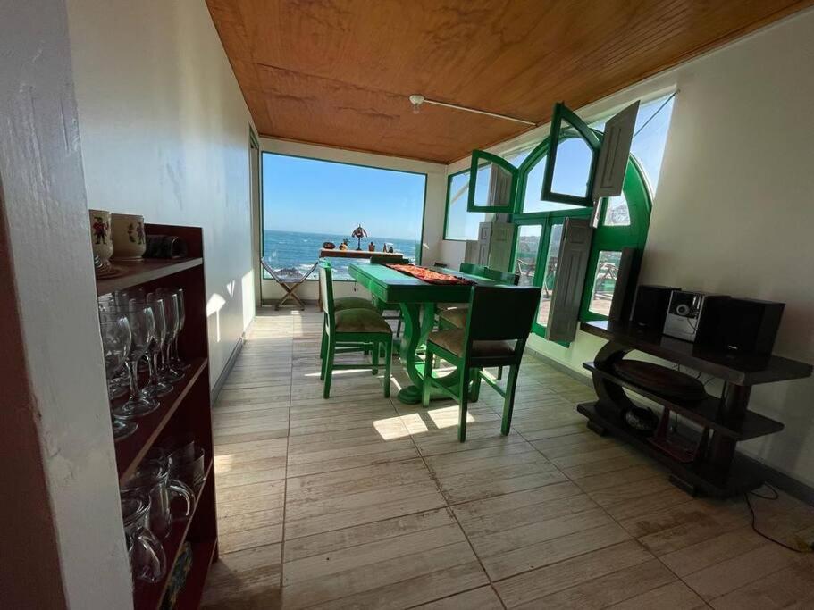 Primera Vista, increíble casa frente al mar