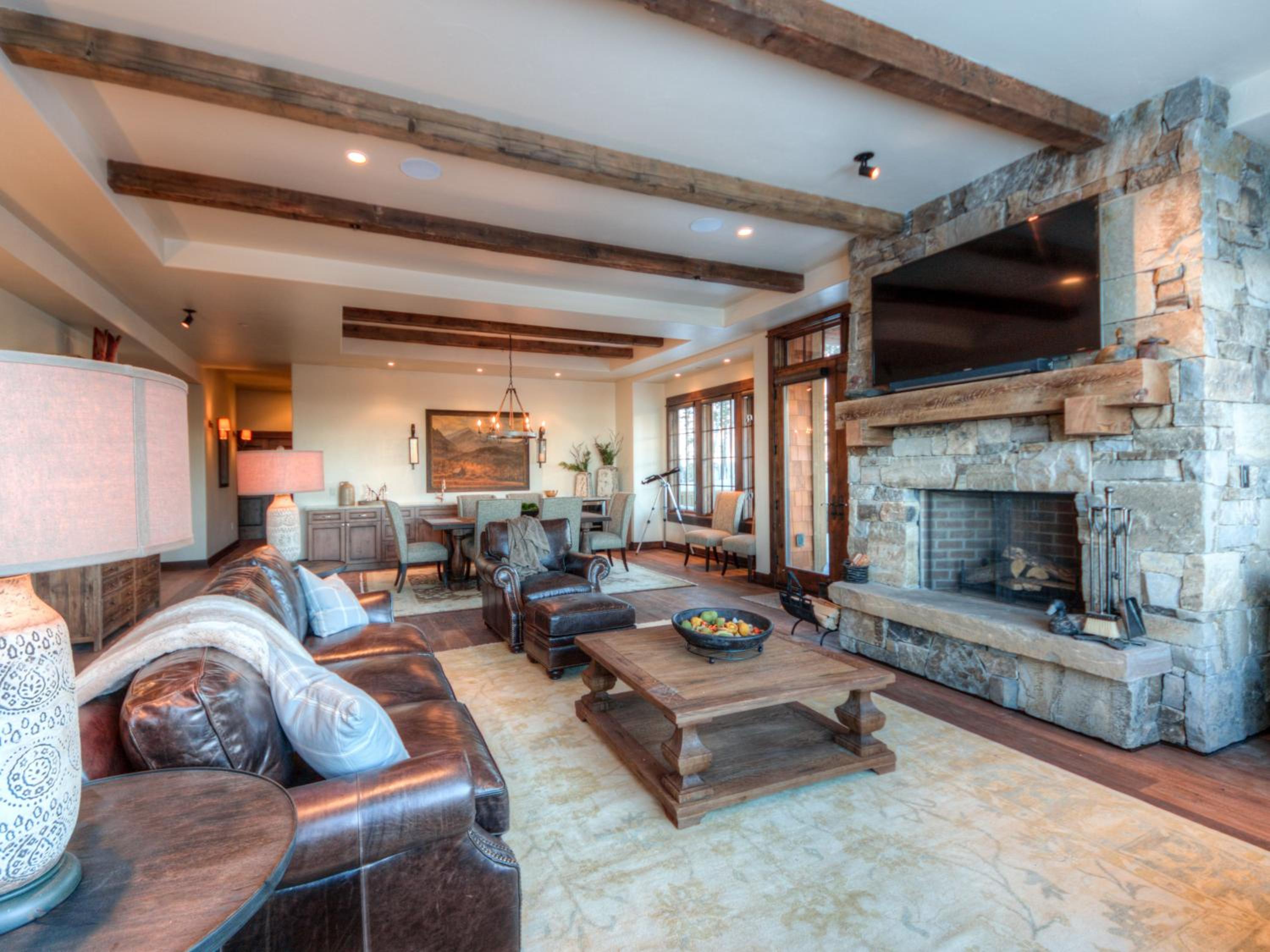 Cowboy Heaven Luxury Suite 7A view 2