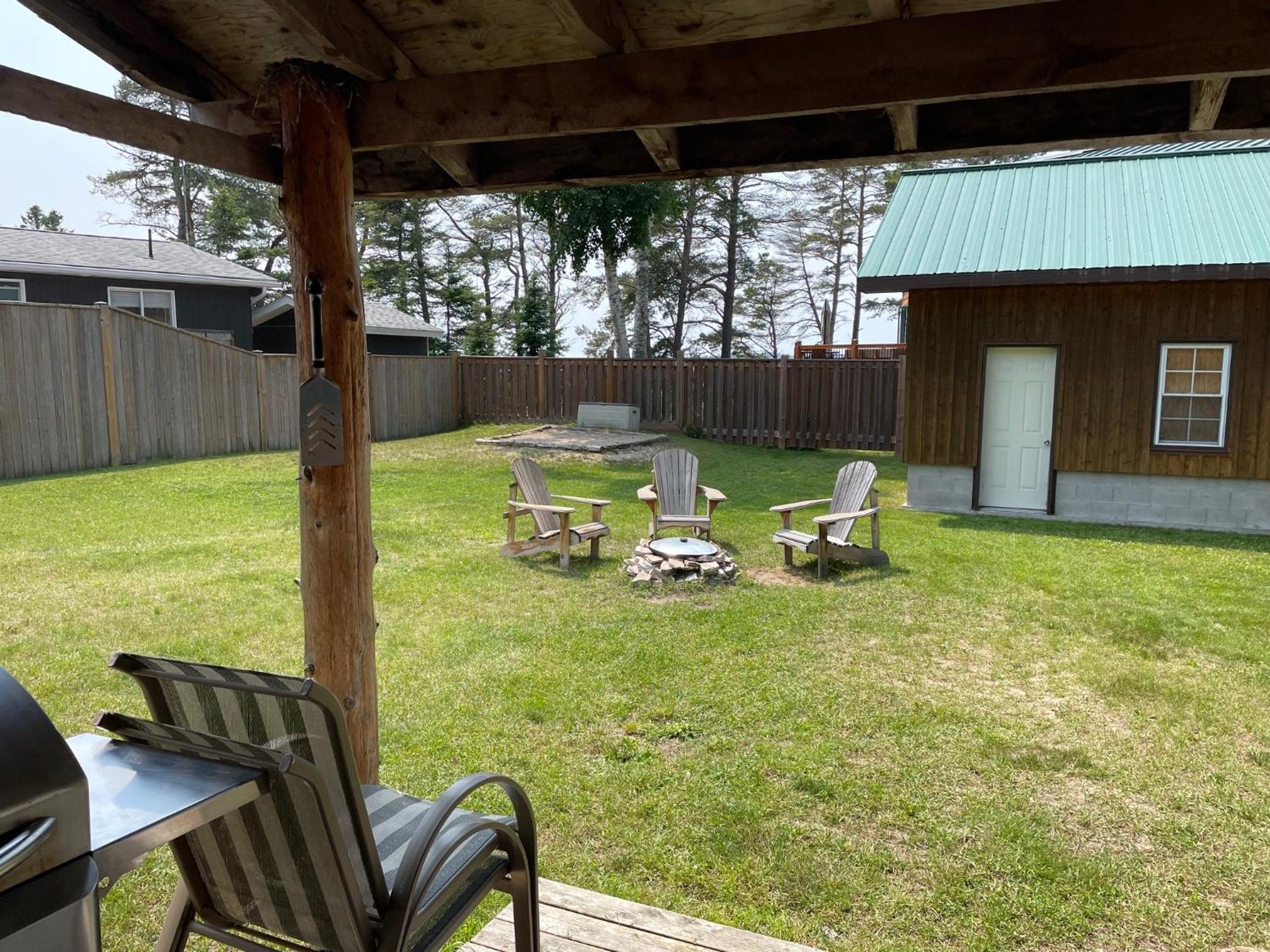 4 Bedroom Cottage on Manitoulin Island Next to Sand Beaches!