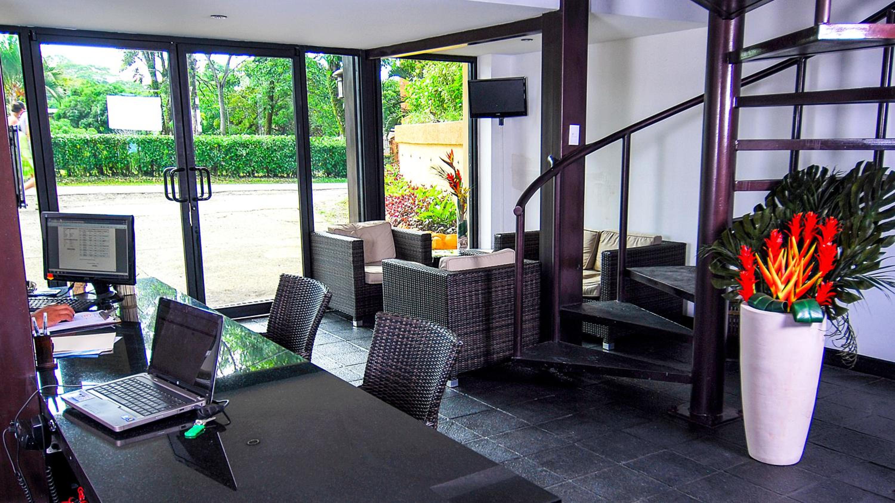 Tulemar Resort