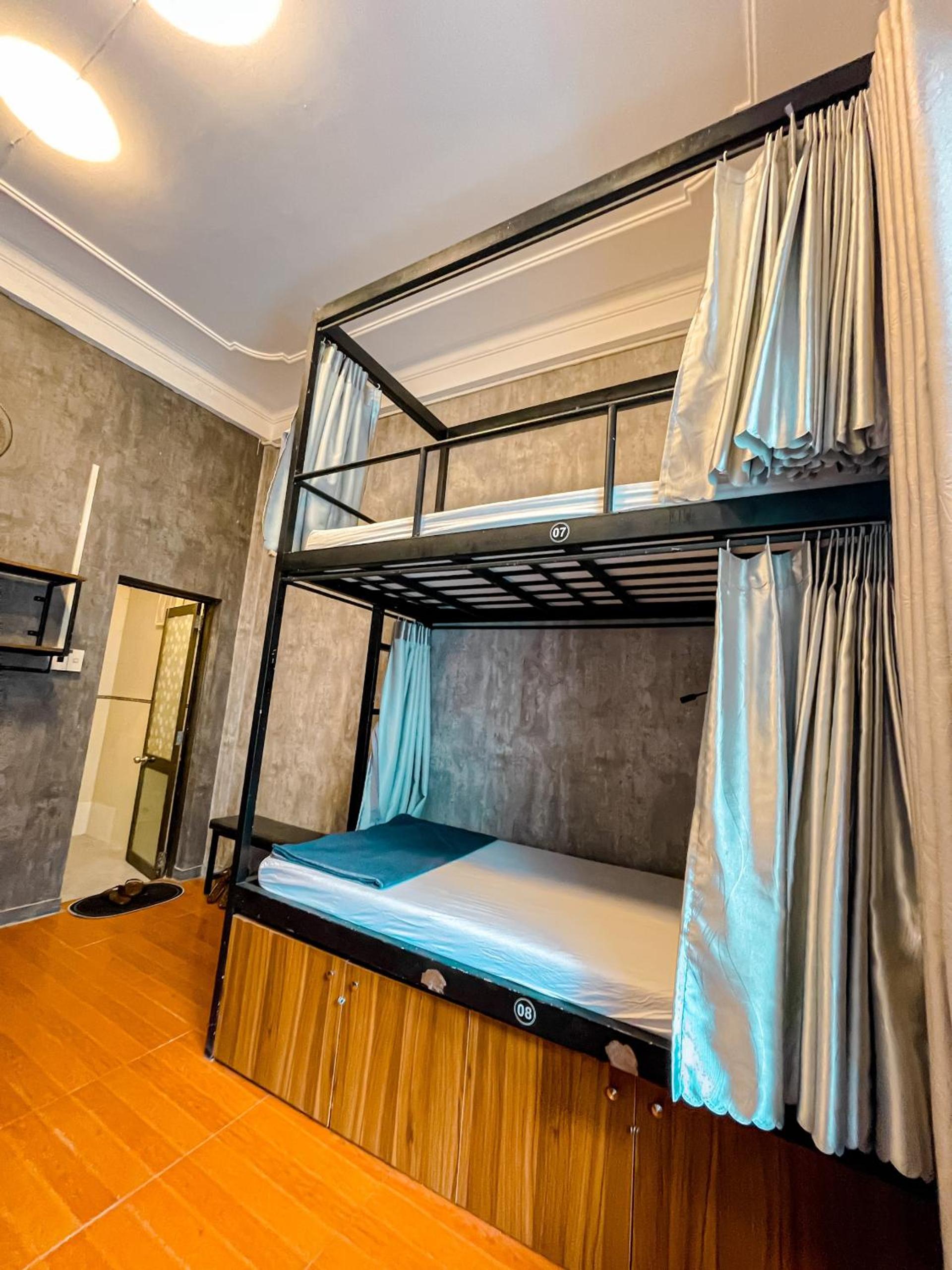 Amy Hostel Hue