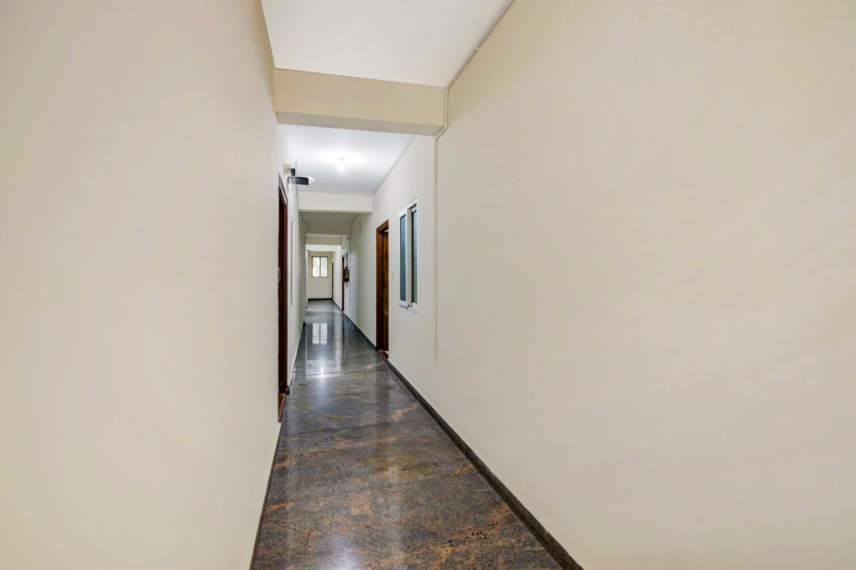 Collection O Brookfield The Heritage & Service Apartment Near Brookfield Mall.