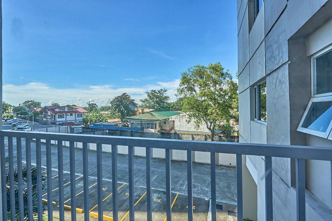 Serene Staycation Beside SM Southmall view 3