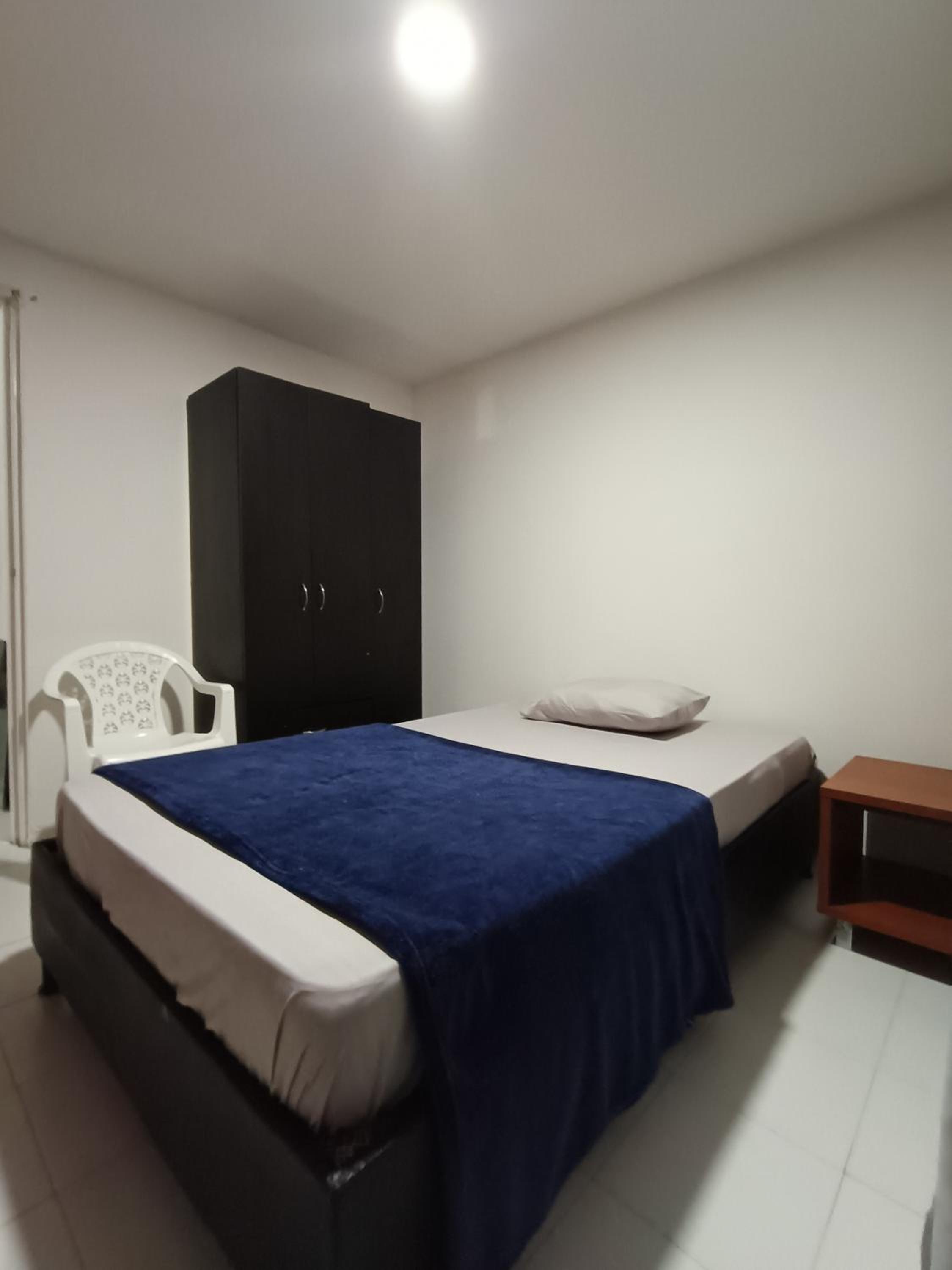 Casa Familiar 4 Habitaciones con Agua Caliente, WiFi y Patio - Acepta Mascotas