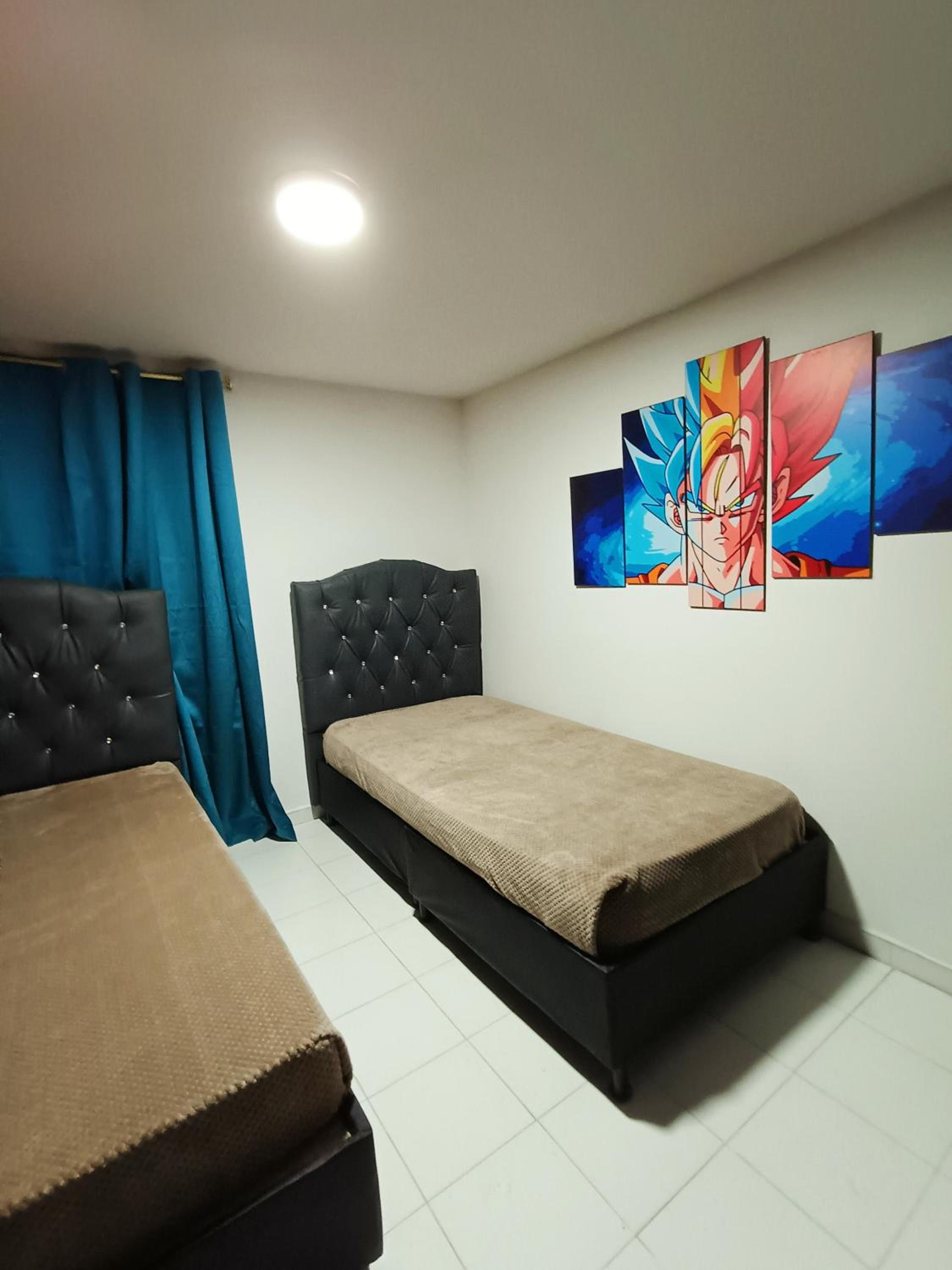 Casa Familiar 4 Habitaciones con Agua Caliente, WiFi y Patio - Acepta Mascotas