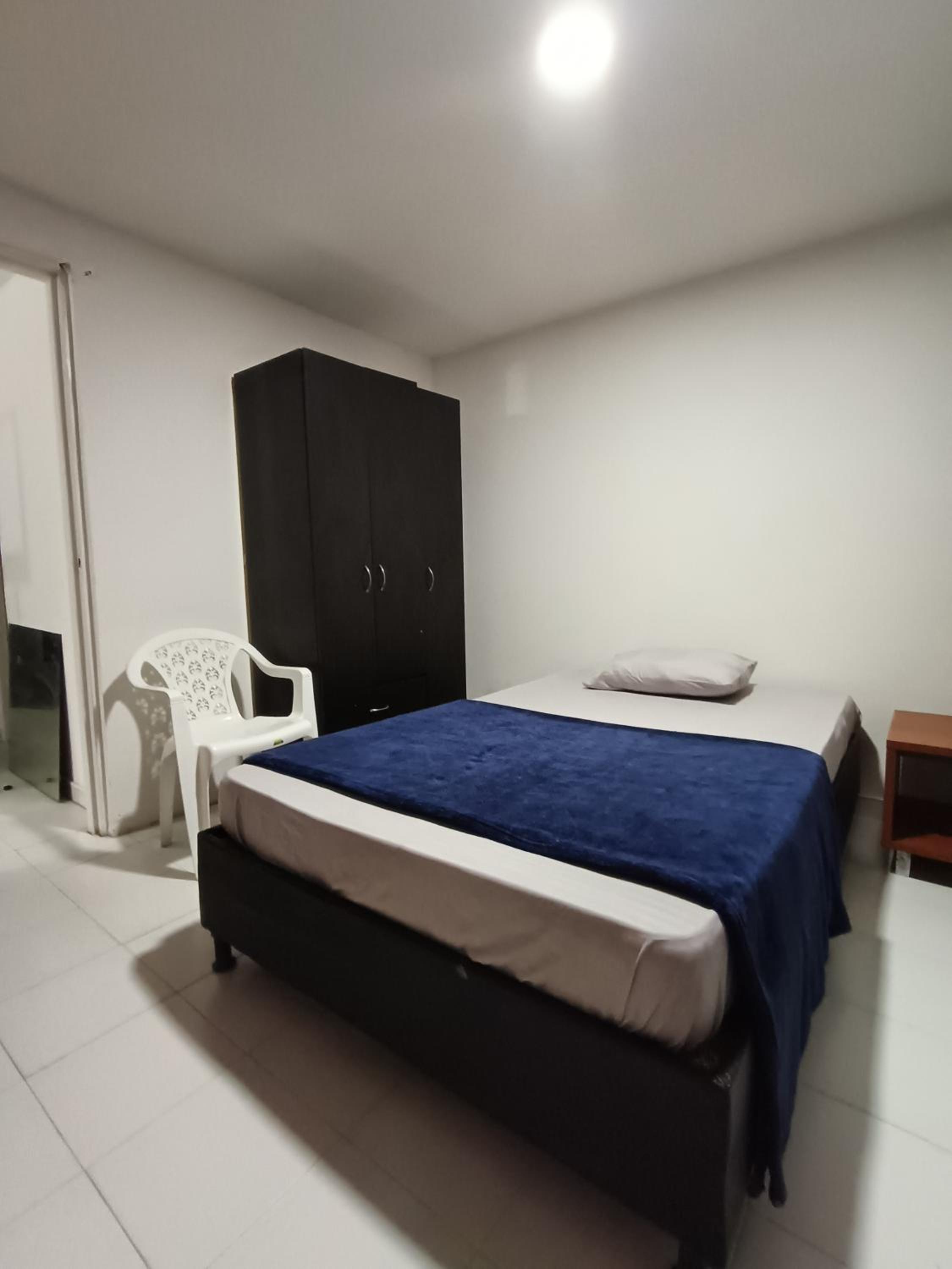 Casa Familiar 4 Habitaciones con Agua Caliente, WiFi y Patio - Acepta Mascotas