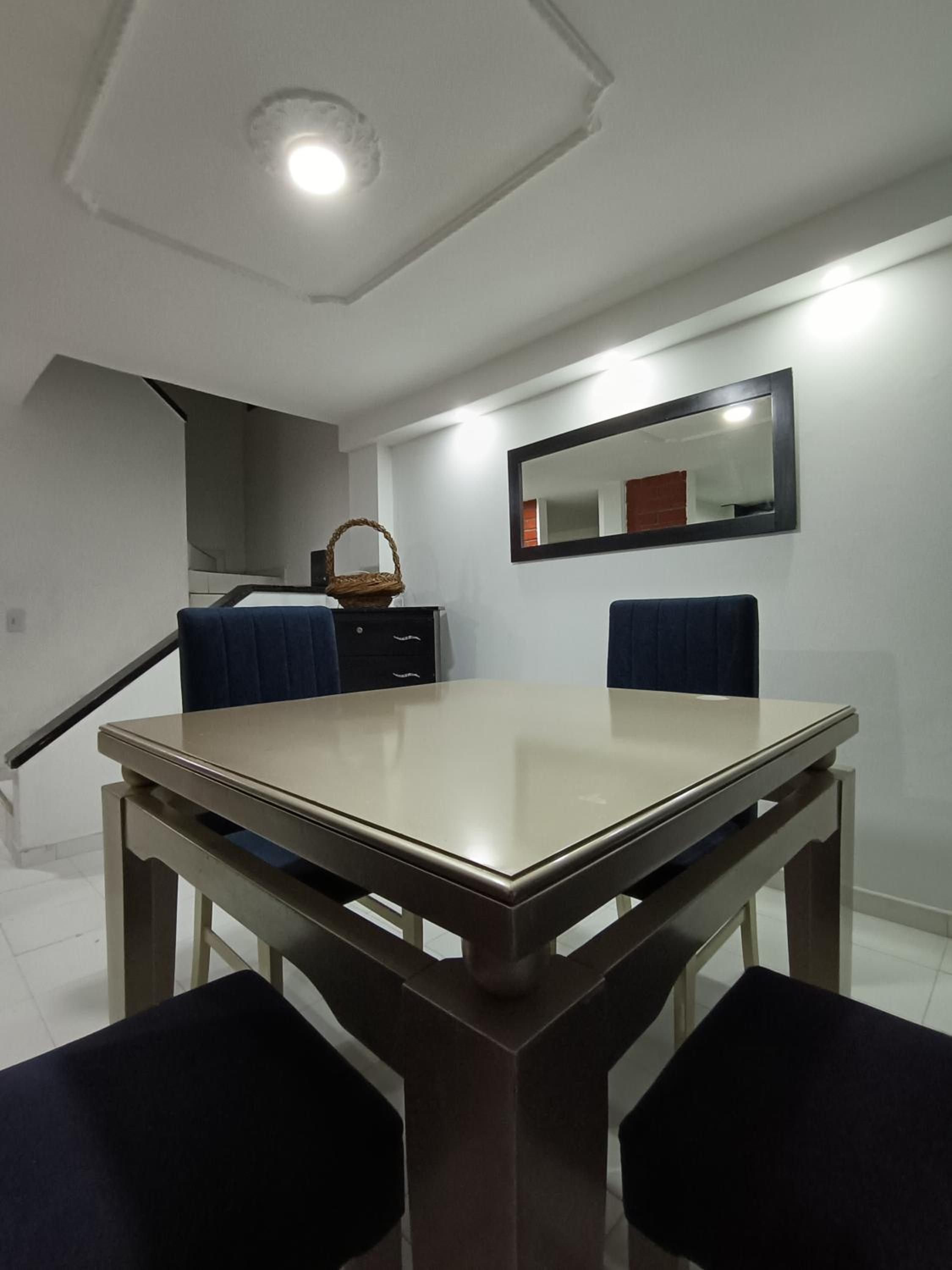 Casa Familiar 4 Habitaciones con Agua Caliente, WiFi y Patio - Acepta Mascotas