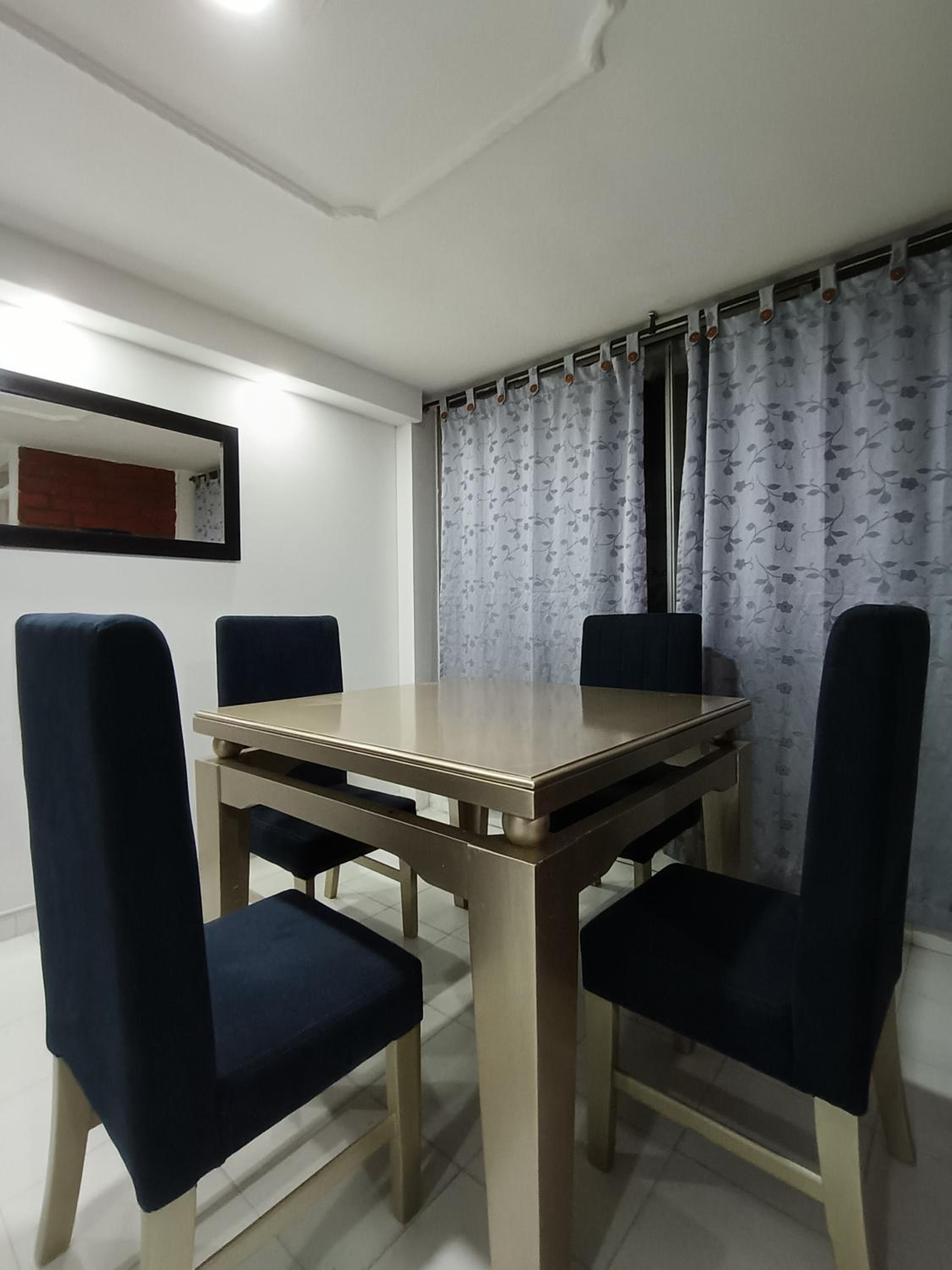 Casa Familiar 4 Habitaciones con Agua Caliente, WiFi y Patio - Acepta Mascotas