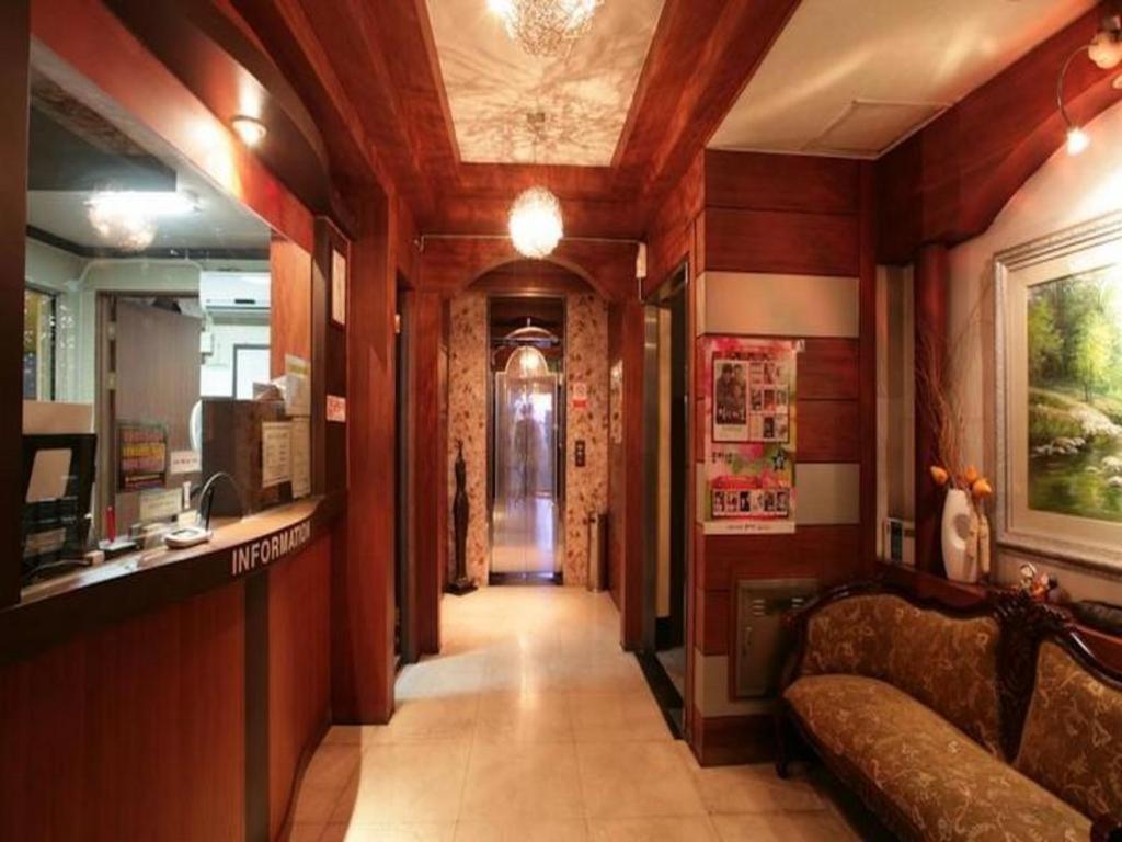Valentine Hotel