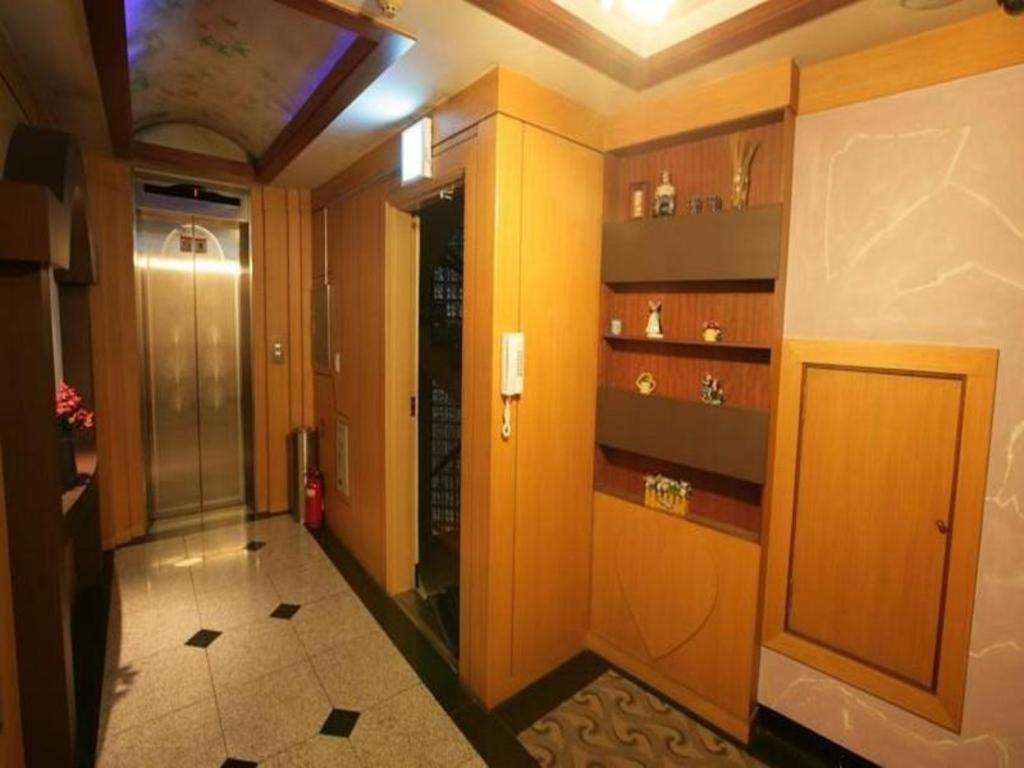 Valentine Hotel