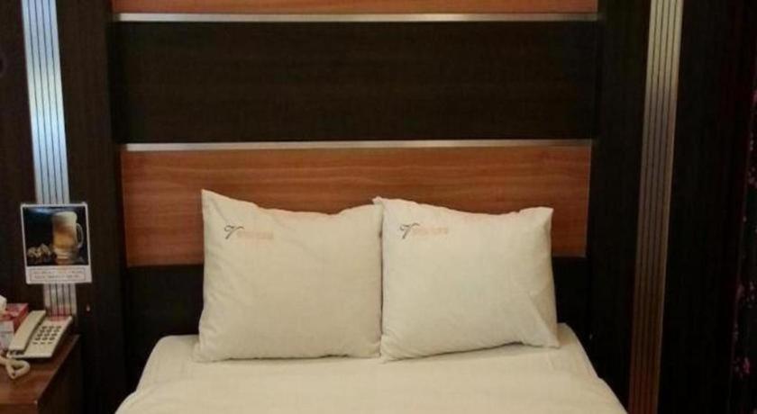 Valentine Hotel