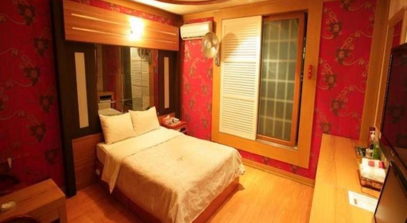 Valentine Hotel