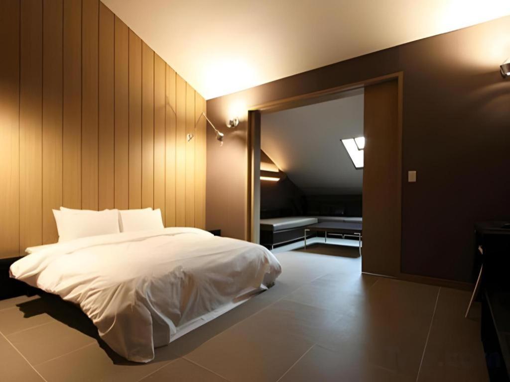 Valentine Hotel