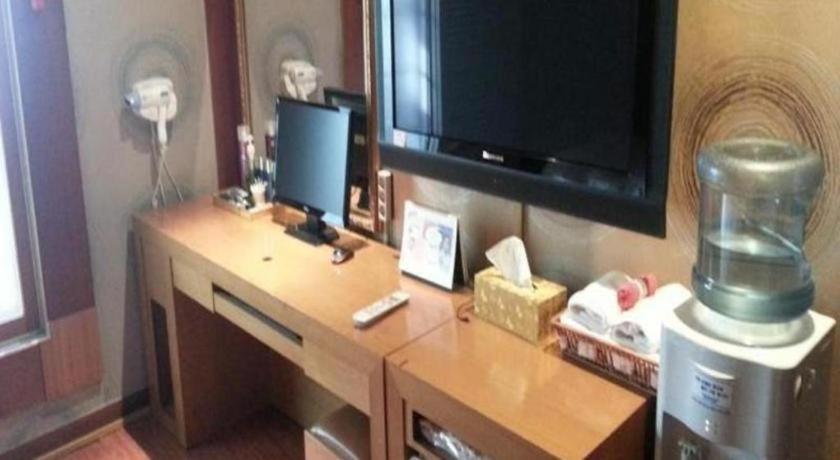 Valentine Hotel