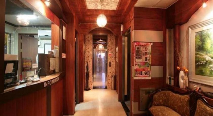 Valentine Hotel