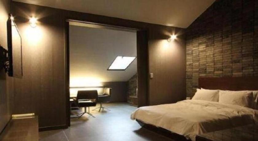 Valentine Hotel