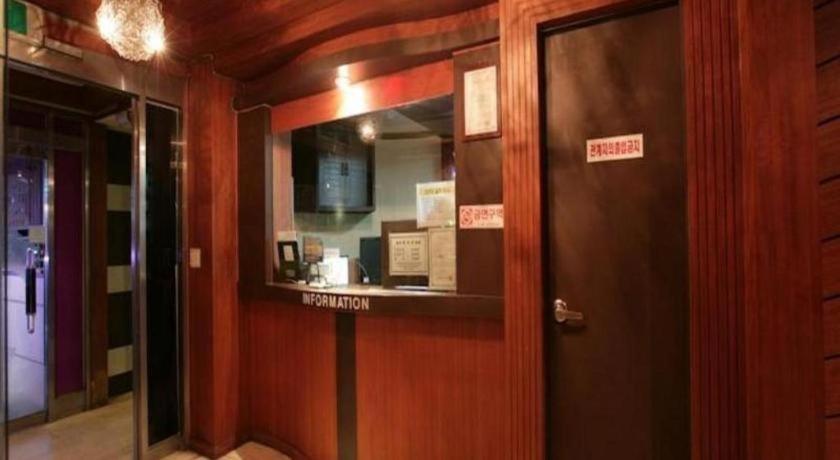 Valentine Hotel