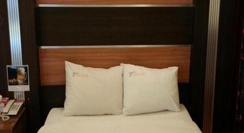 Valentine Hotel