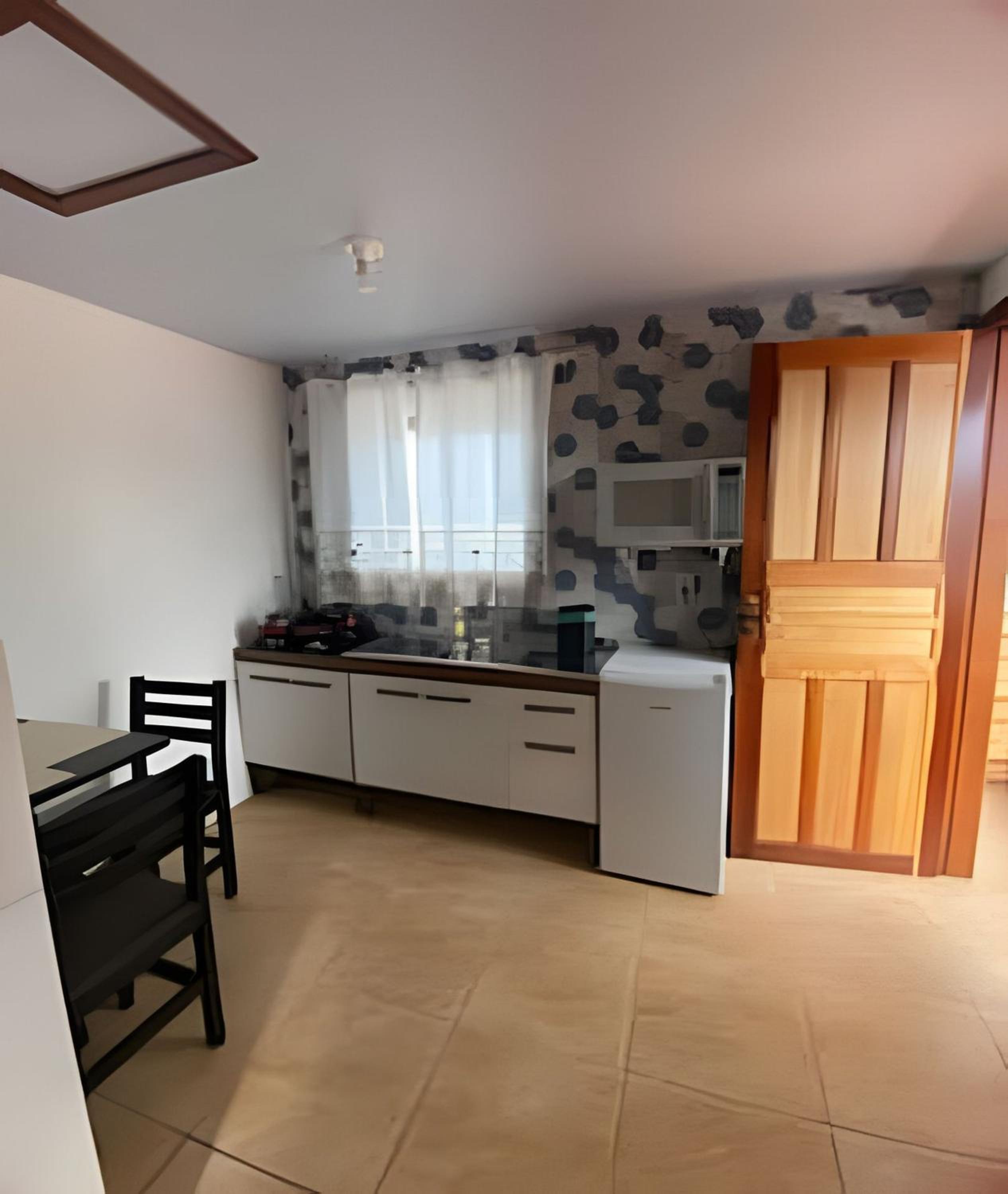 Casa terceiro piso, meio de várias praias