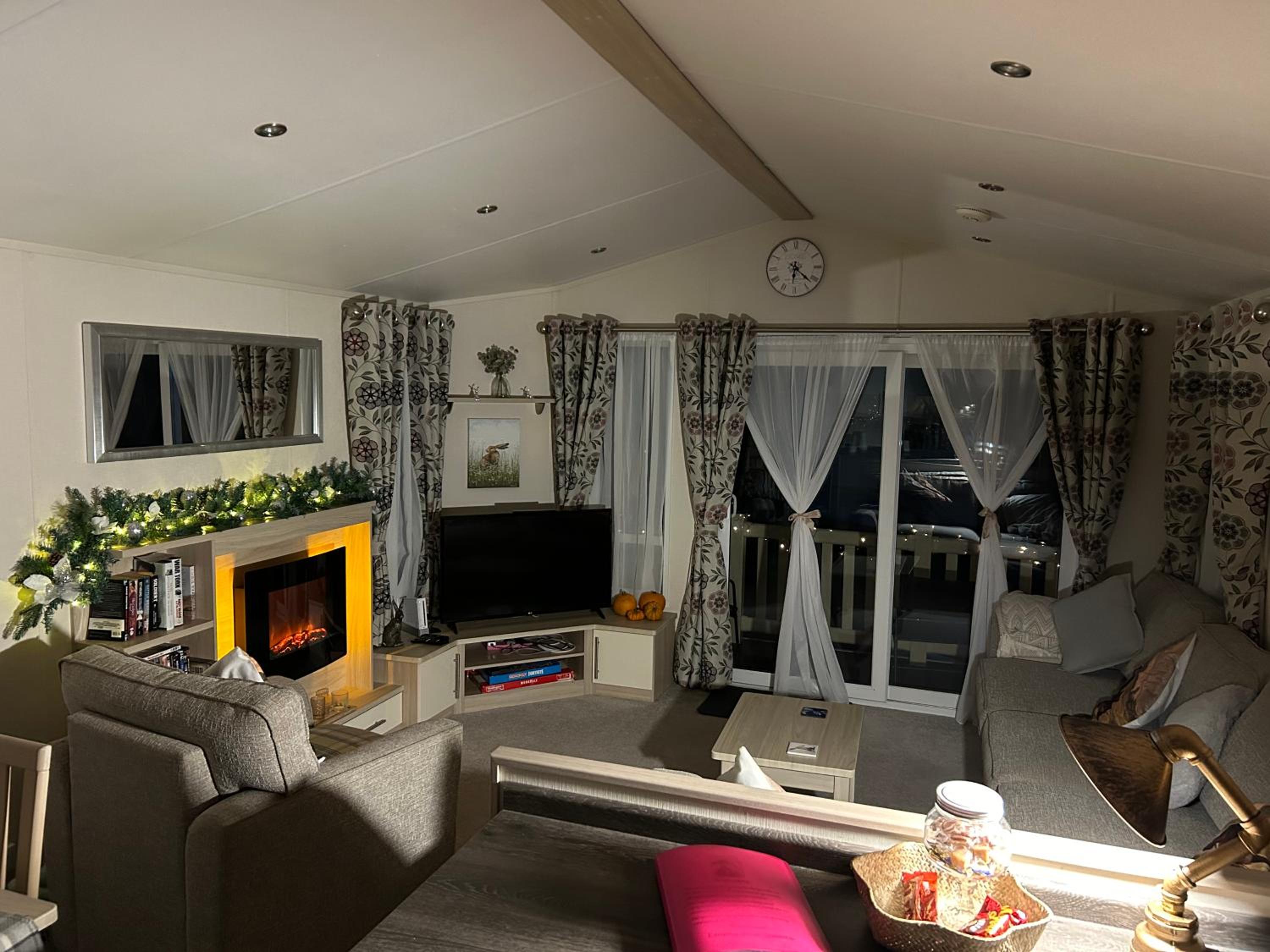 Hares Haven pet friendly sleeps 6 view 4