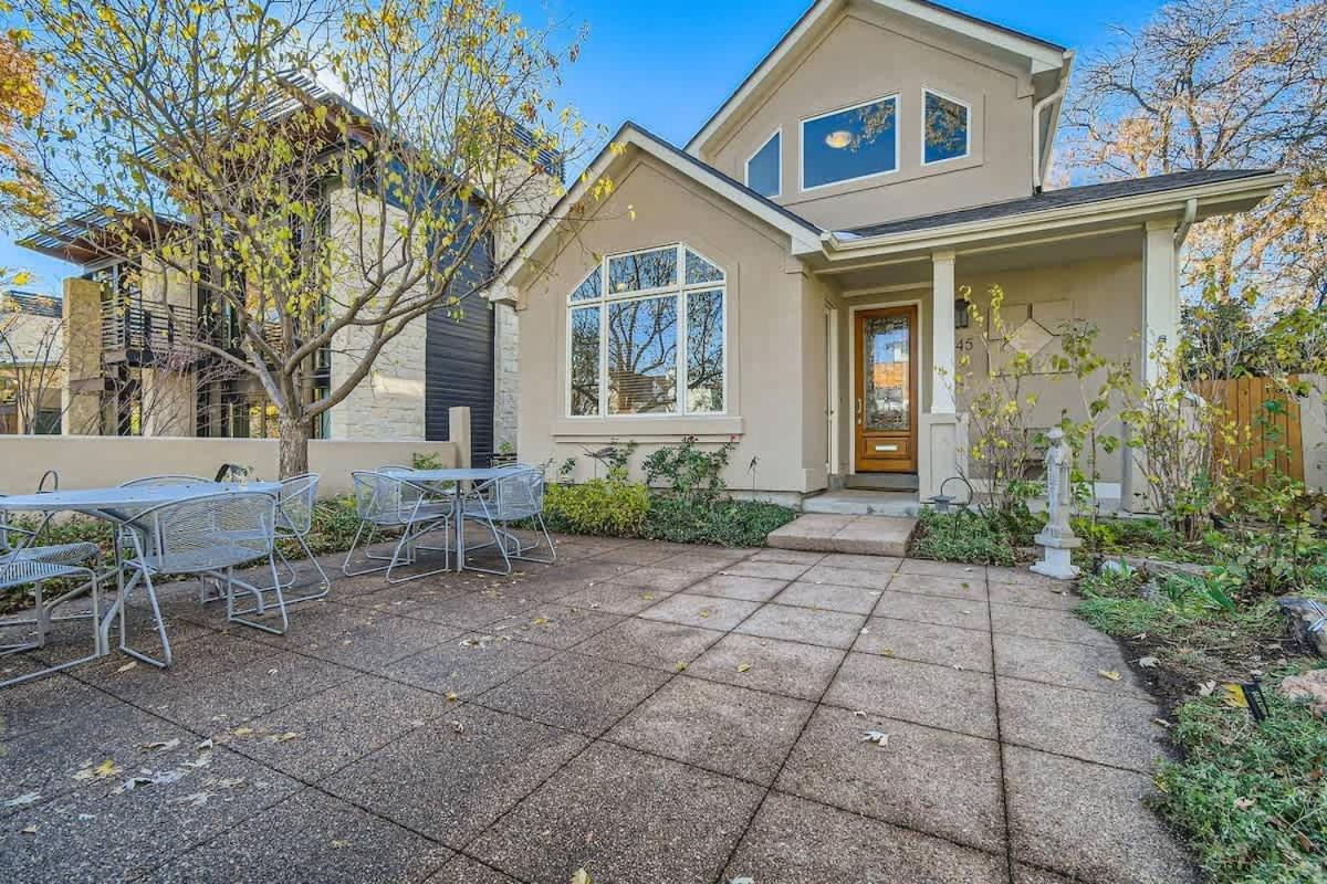 High-End 4BD Executive Retreat in Cherry Creek Family view 2