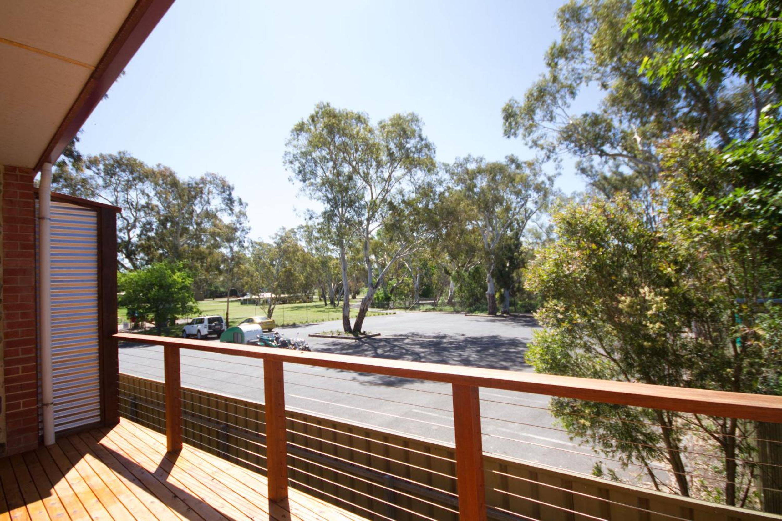 Birdwood Motel