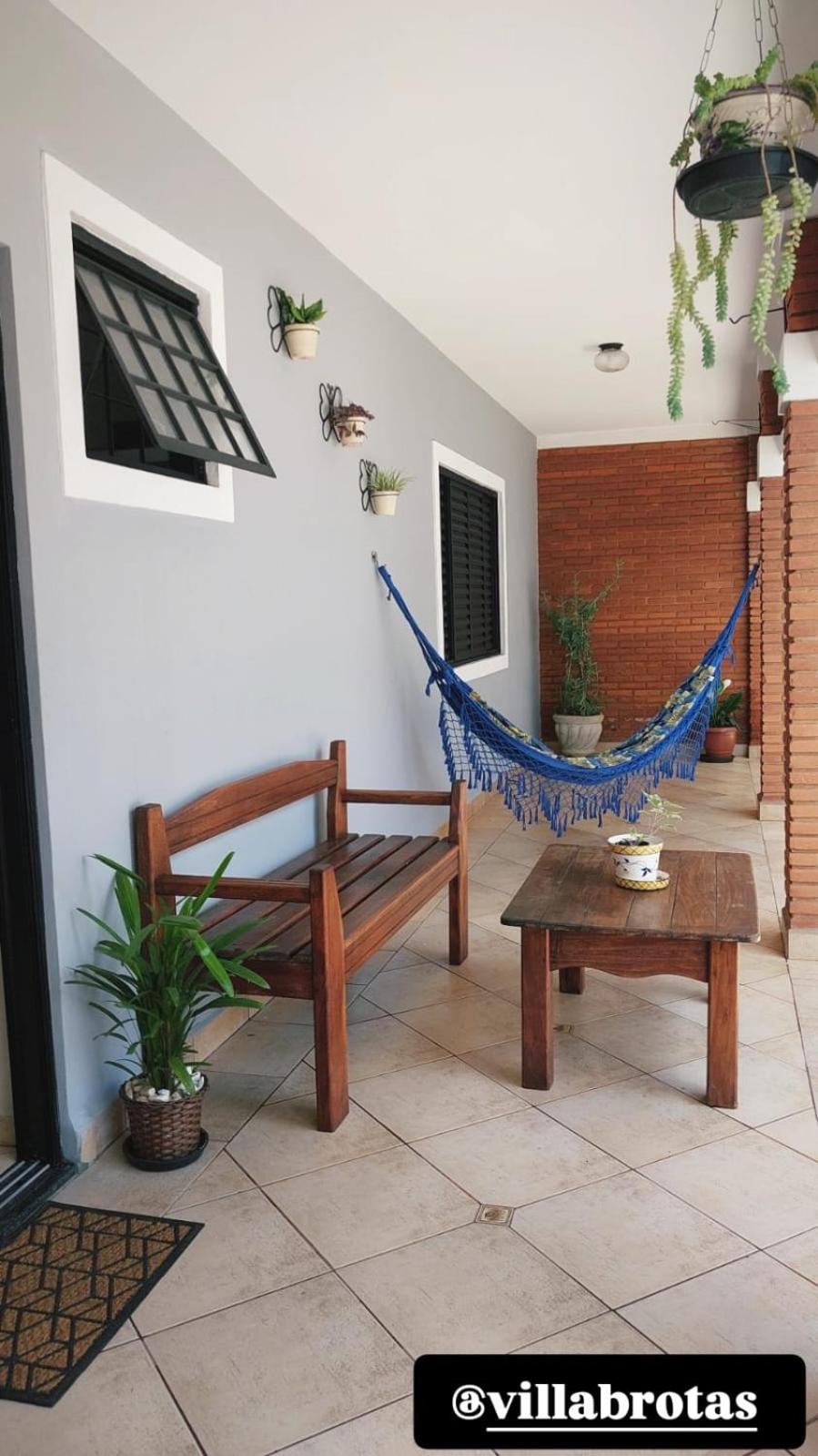 Hotel Villa Casa para temporada no Centro de Brotas SP - Image 1