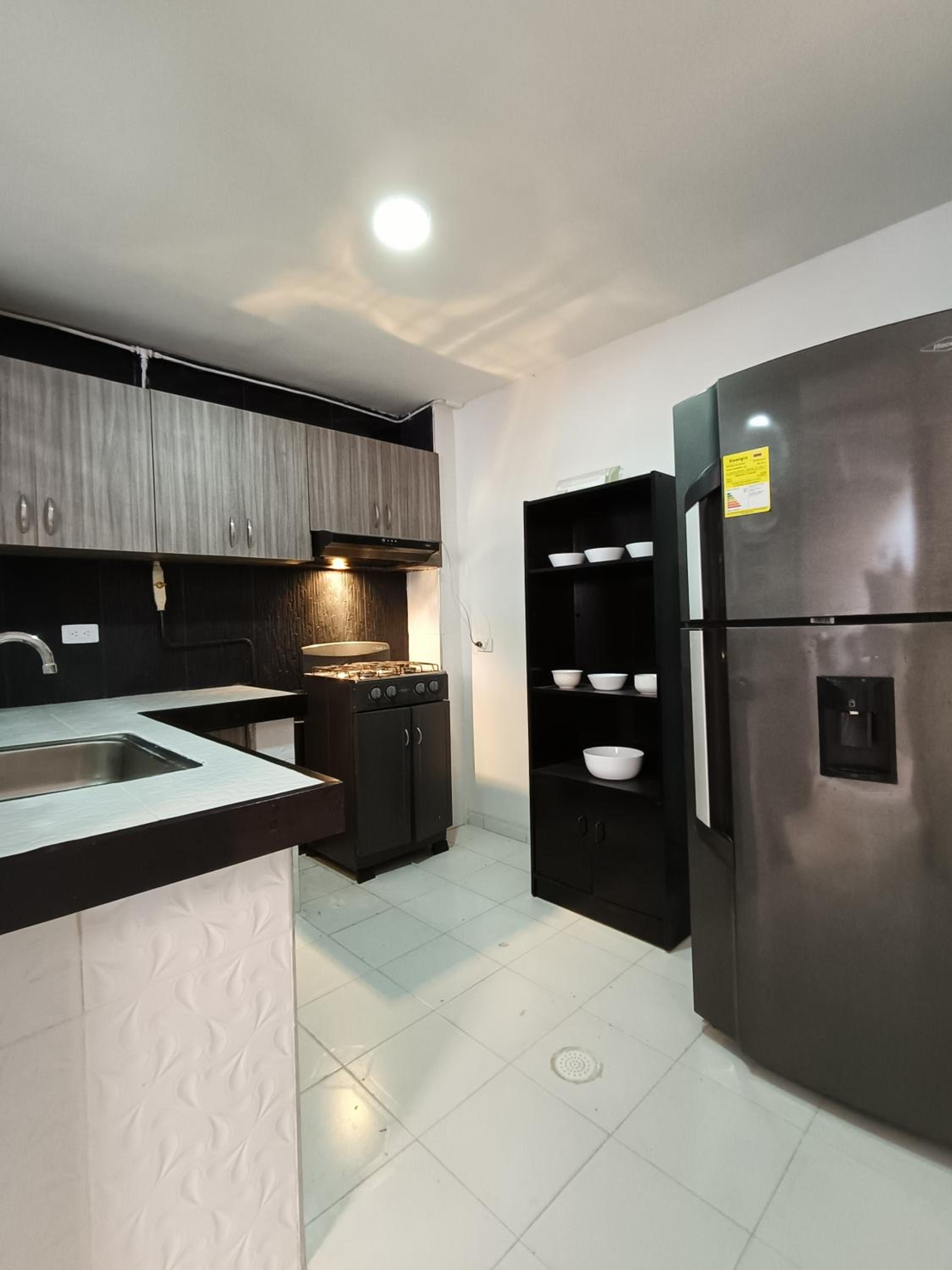 Casa Familiar 4 Habitaciones con Agua Caliente, WiFi y Patio - Acepta Mascotas