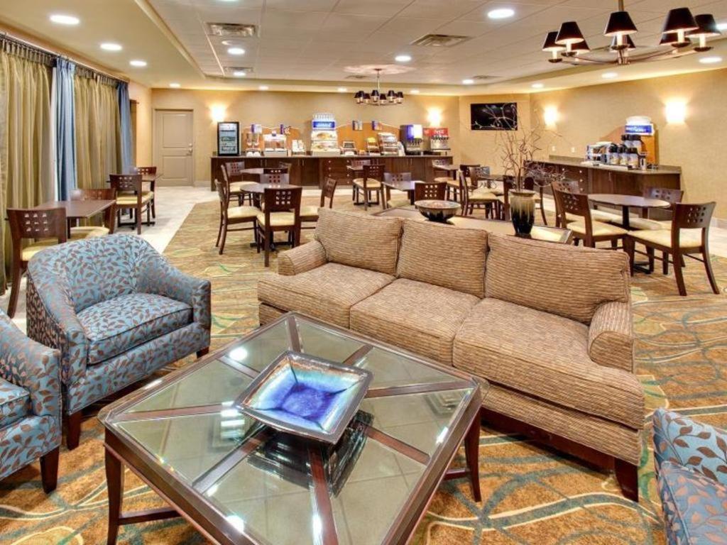 Holiday Inn Express Hotel & Suites Grand Island By IHG