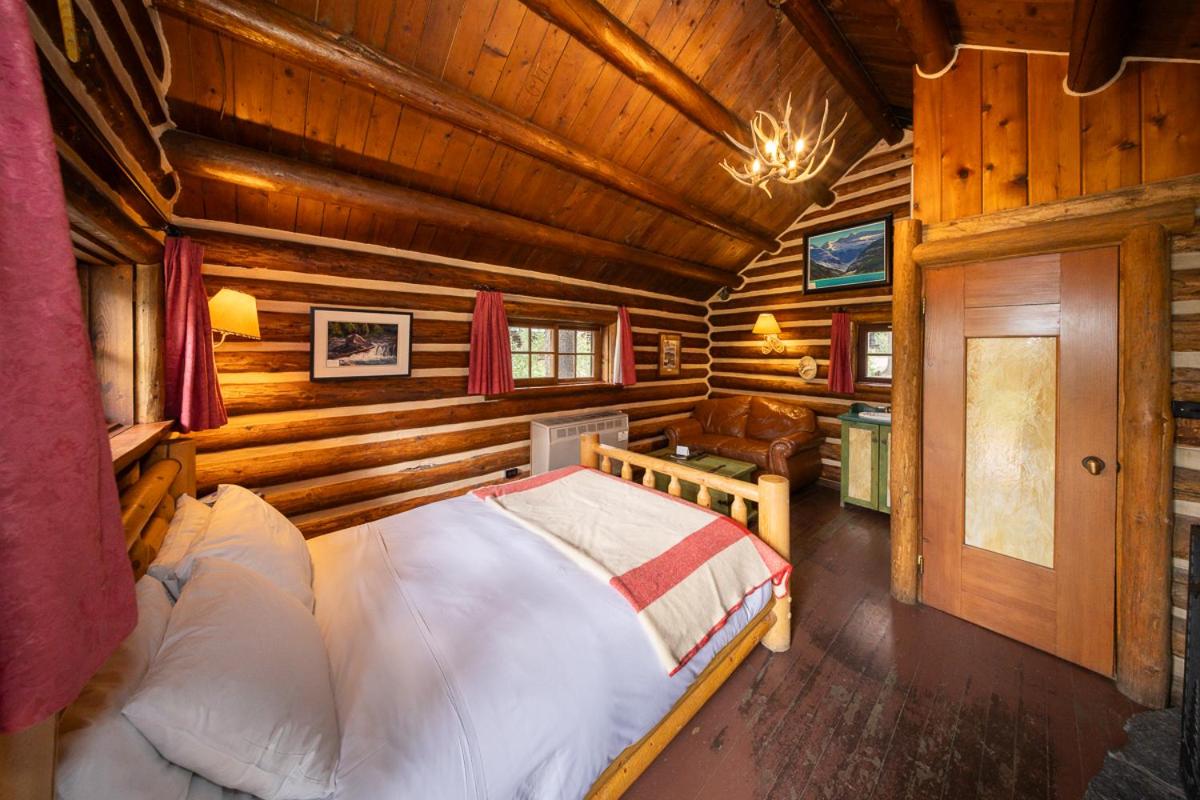 Storm Mountain Lodge & Cabins