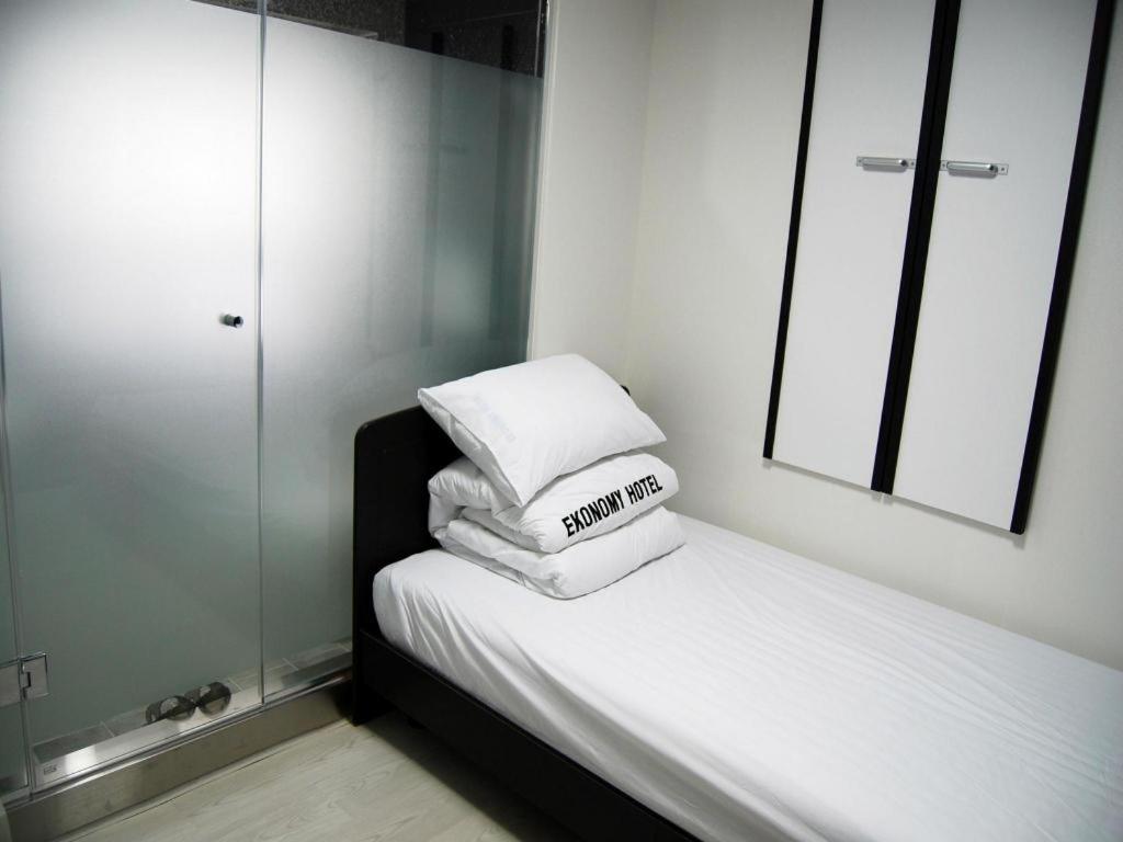 Ekonomy Hotel Nampo