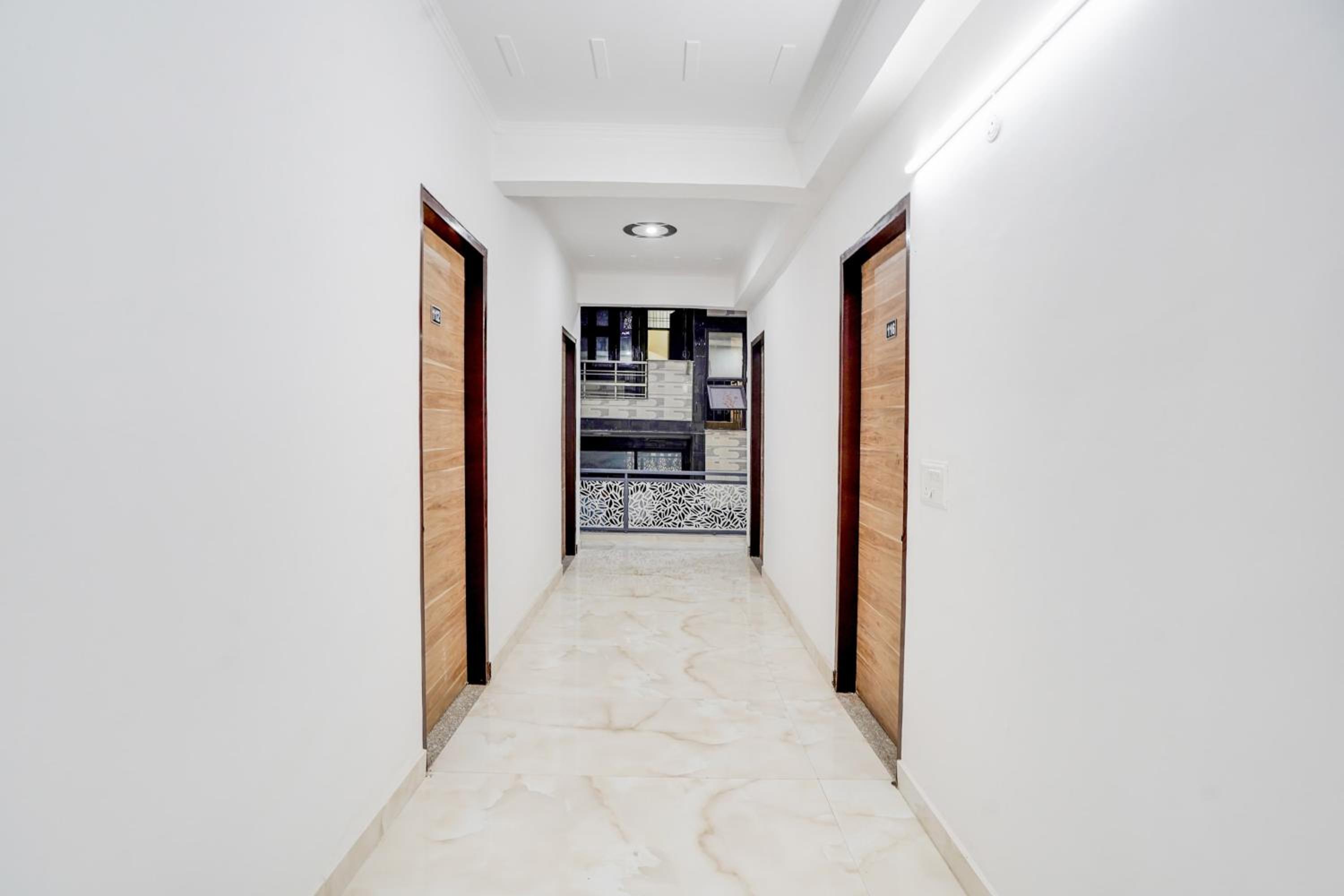 Super OYO Hotel O Comfort view 2