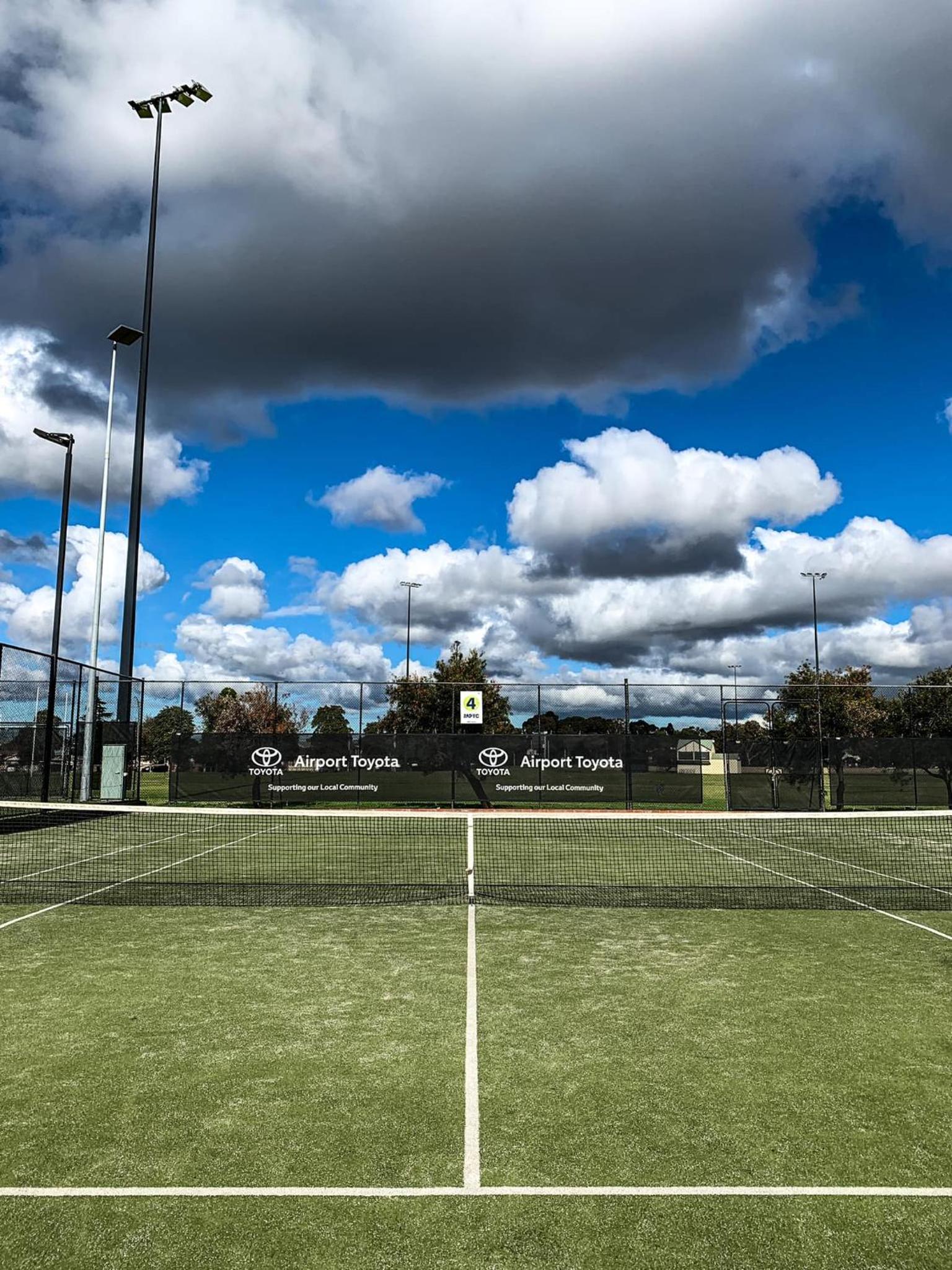 Unwind in style only 7km from CBD