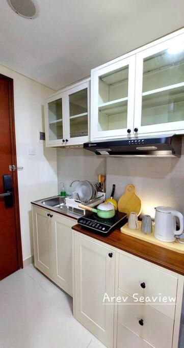 Arev Seaview At Pollux Habibie Bluhen Tower 2502 view 3