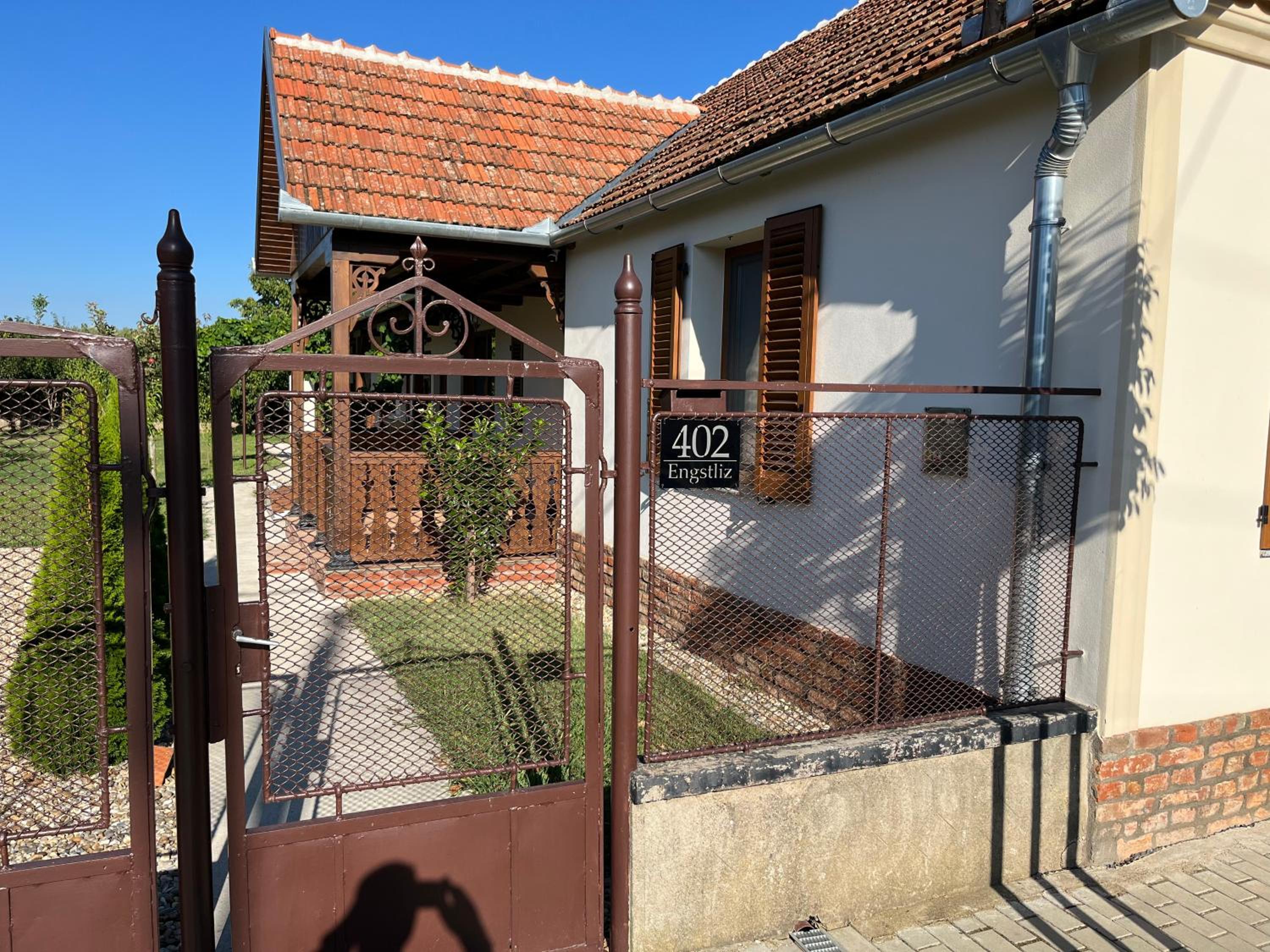 Engstliz House