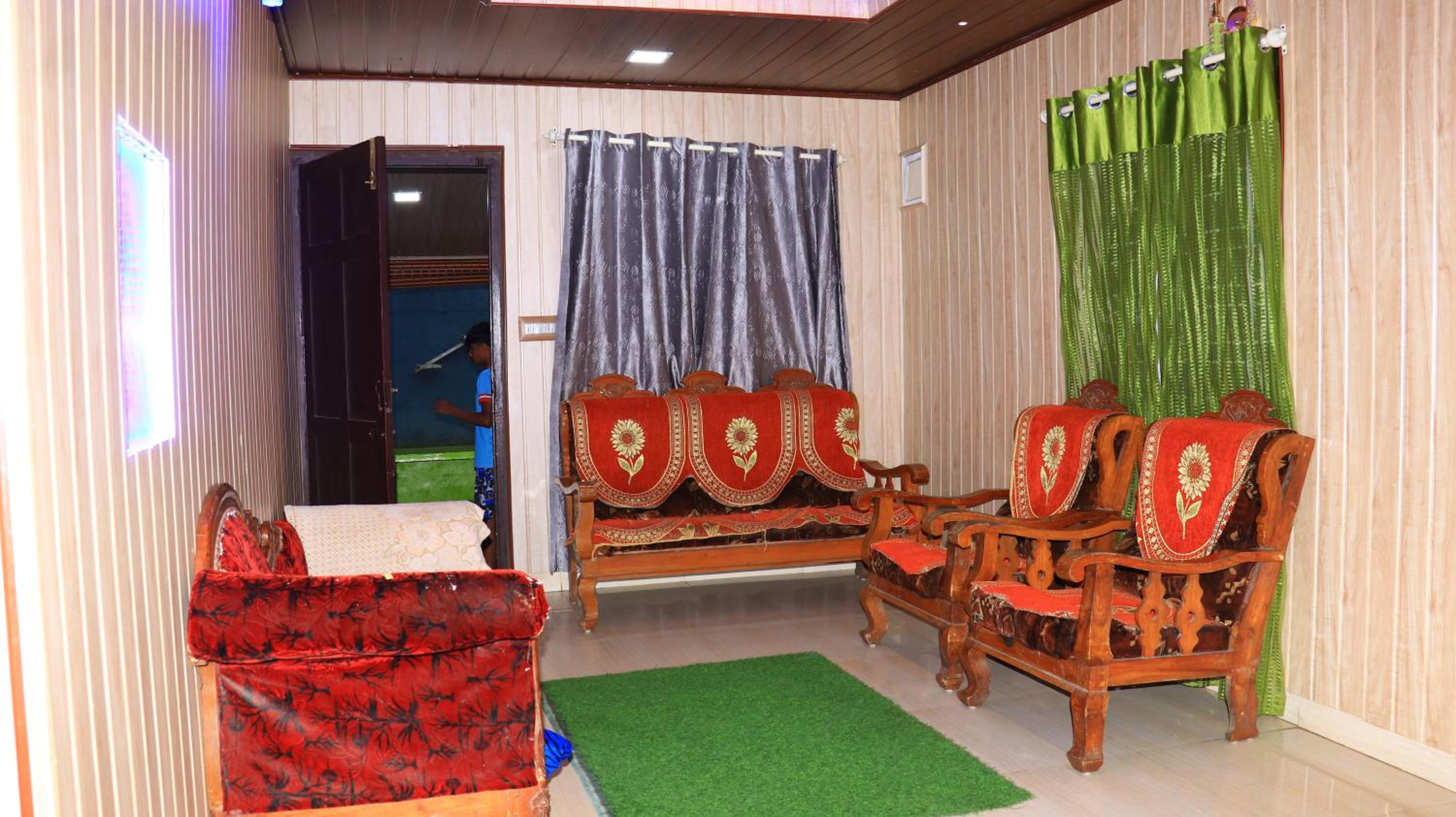 NAVANEETH HOMESTAY