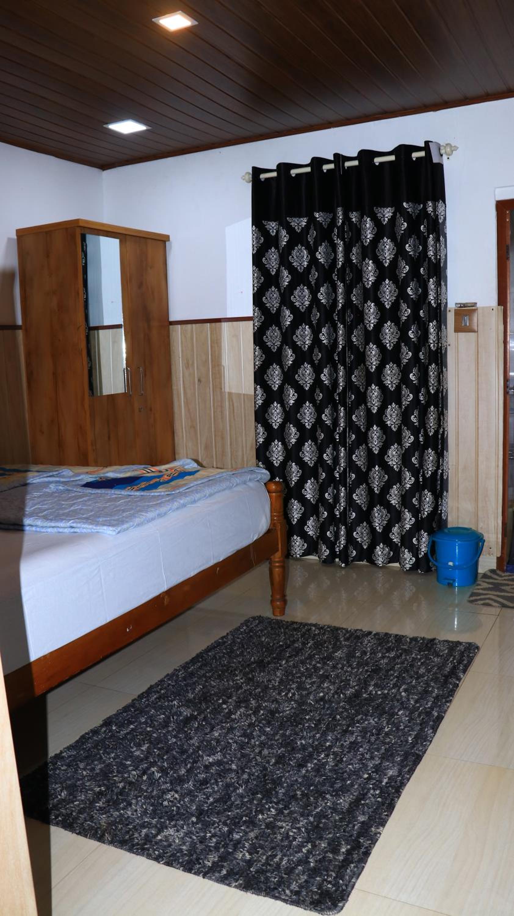 NAVANEETH HOMESTAY