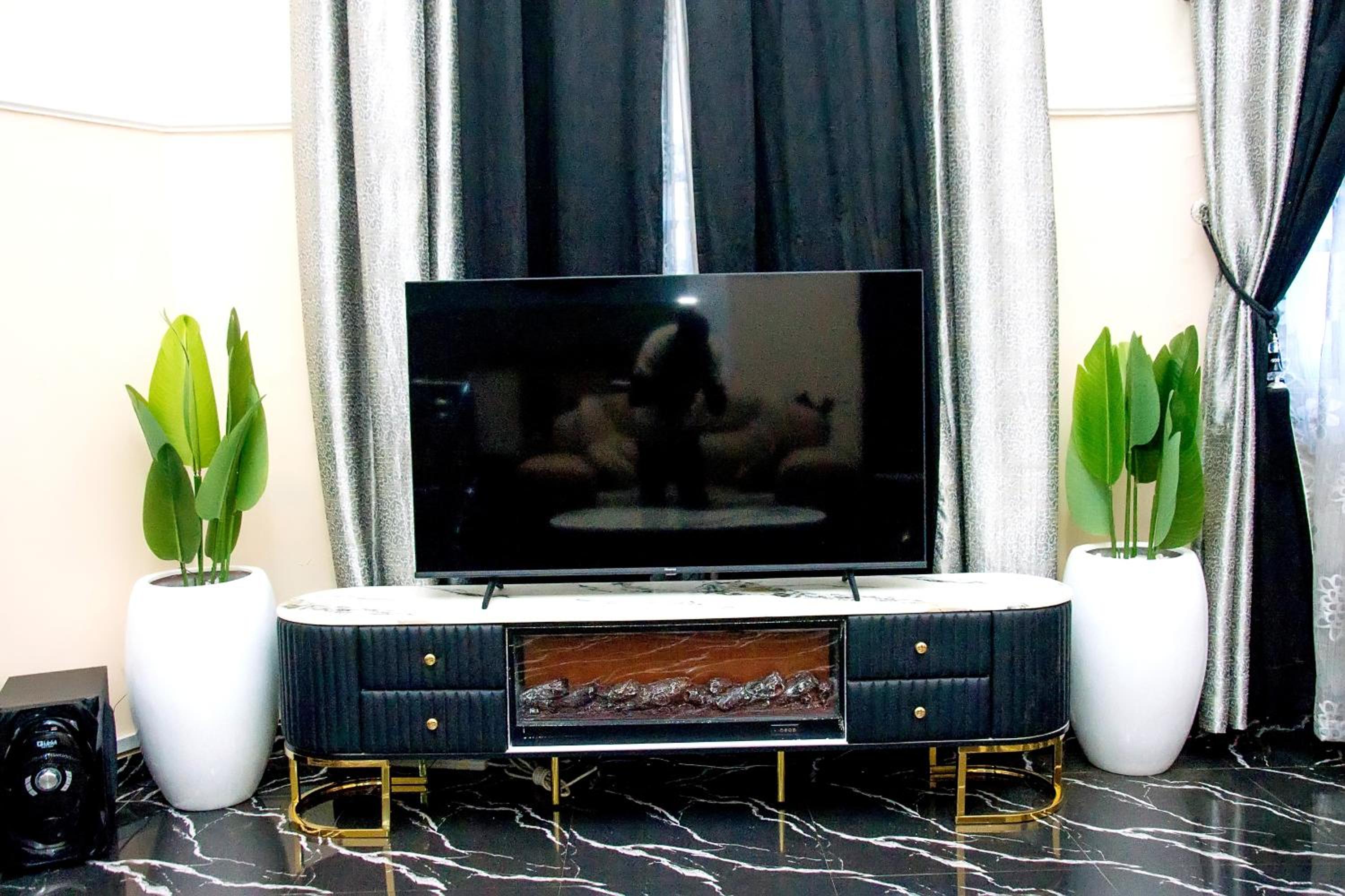 Exclusive Villa 24Hr Solar Electricity view 2