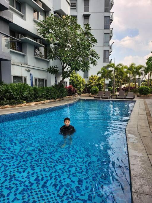 Cozy 2BR 2BA 2 Balconies Manhattan Heights Cubao