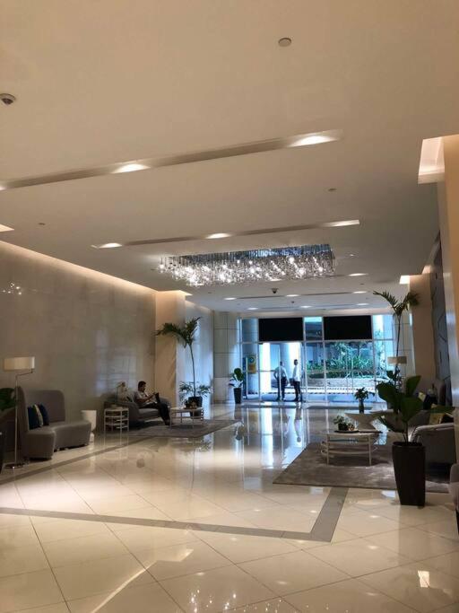 Cozy 2BR 2BA 2 Balconies Manhattan Heights Cubao