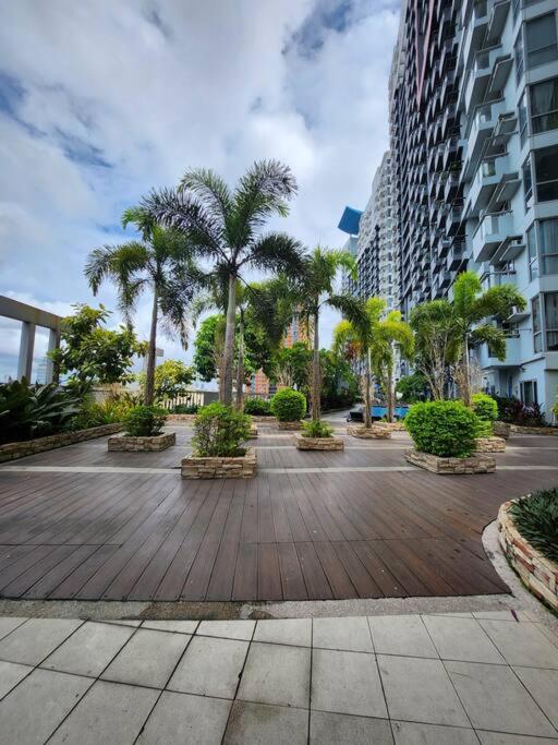 Cozy 2BR 2BA 2 Balconies Manhattan Heights Cubao