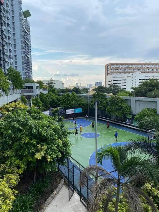 Cozy 2BR 2BA 2 Balconies Manhattan Heights Cubao