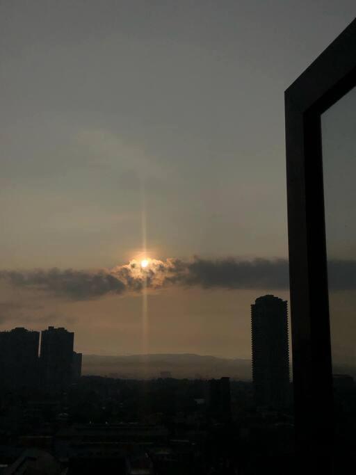 Cozy 2BR 2BA 2 Balconies Manhattan Heights Cubao
