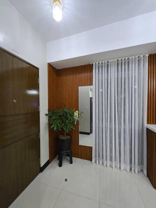 Cozy 2BR 2BA 2 Balconies Manhattan Heights Cubao