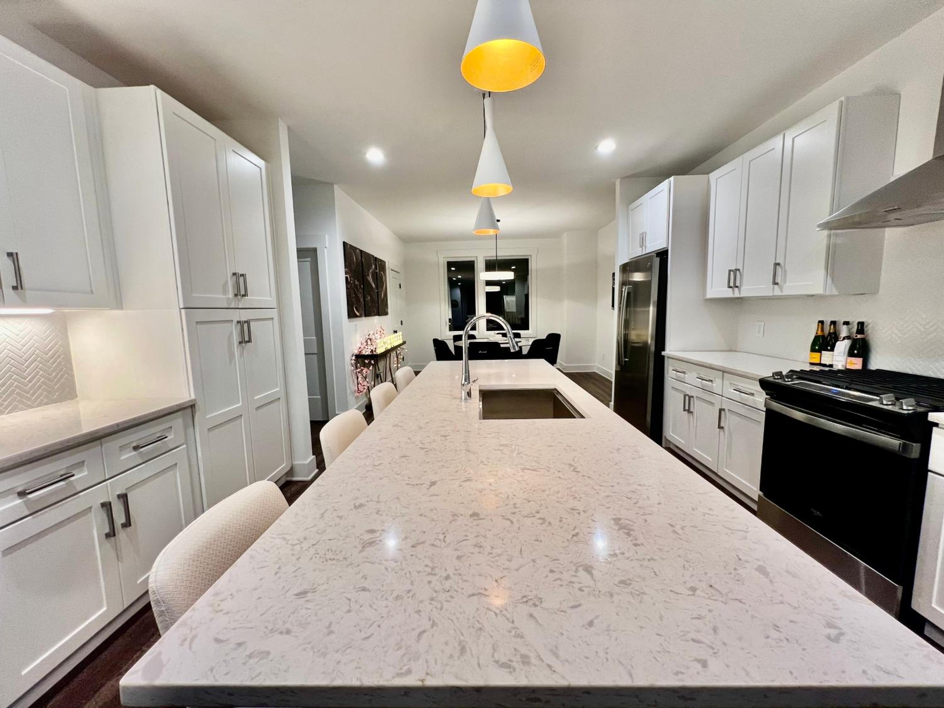 New Elevations Rooftop 5 Min to Downtown Nash view 5