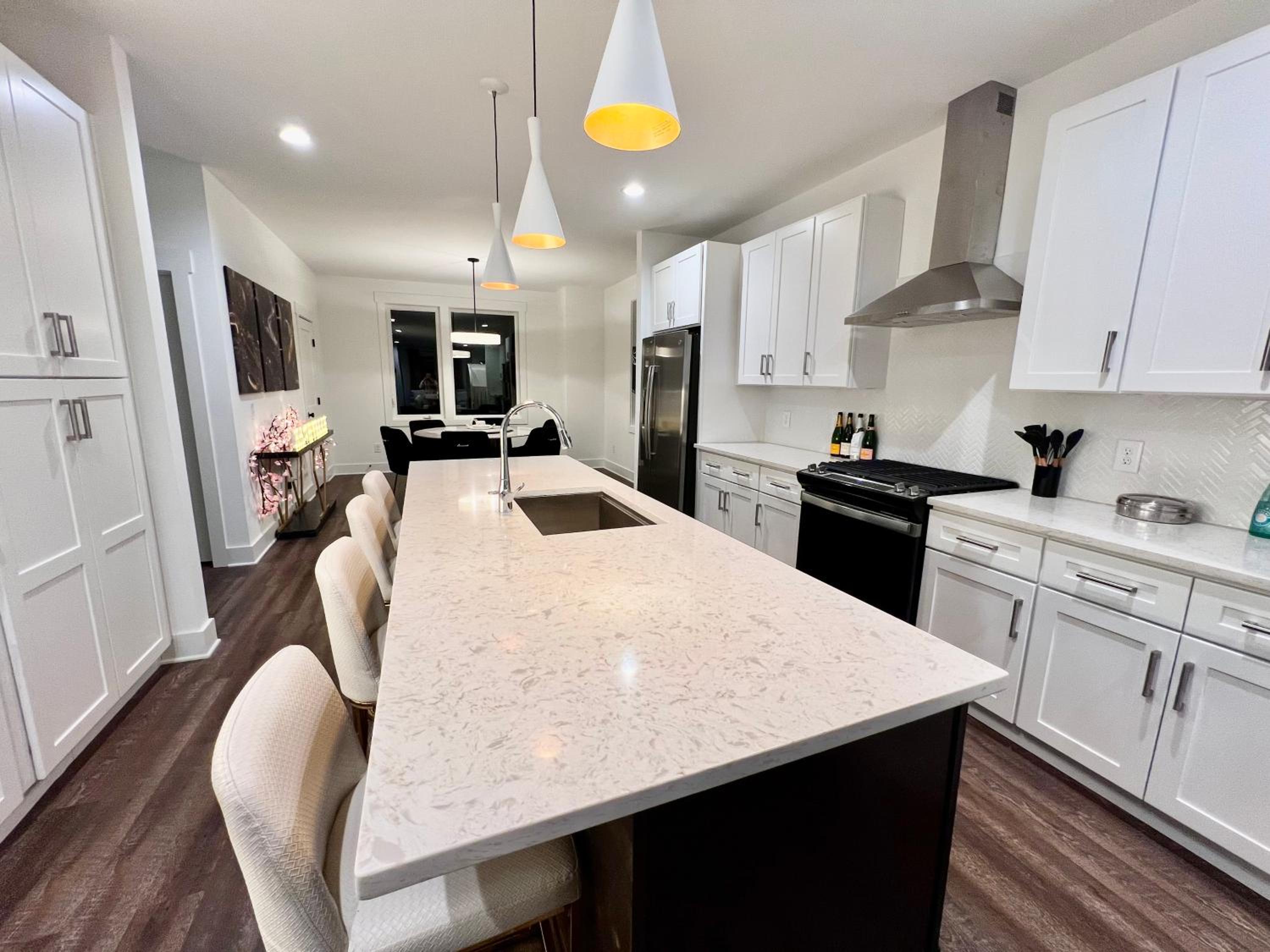 New Elevations Rooftop 5 Min to Downtown Nash view 4