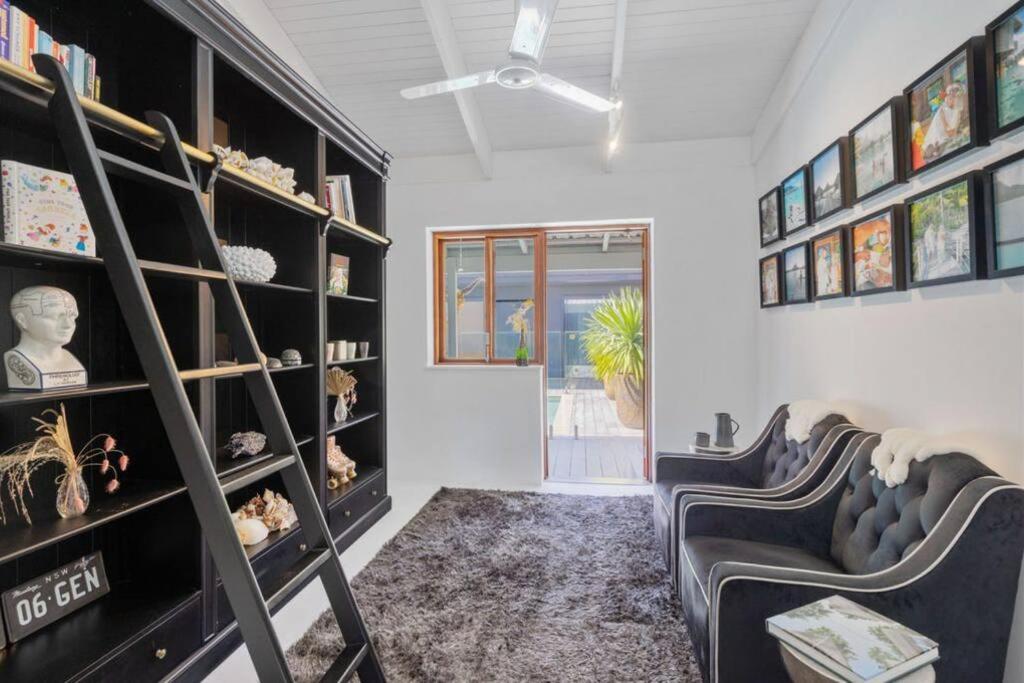 Desert Flame - Private Oasis near the Beach