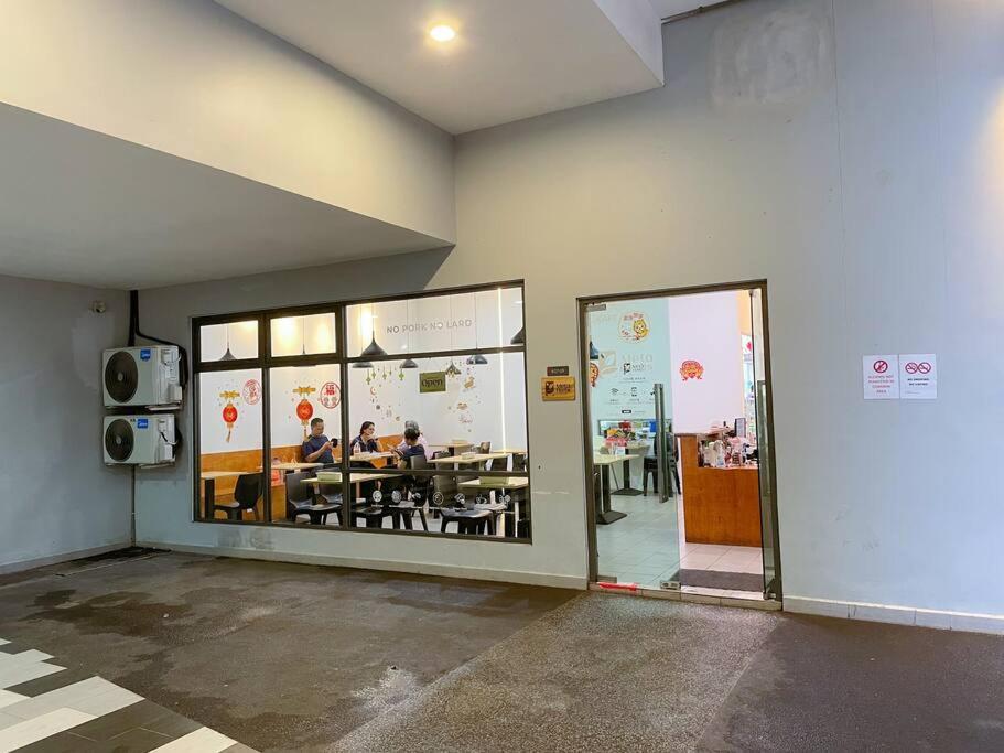 Comfy Home ARC Austin Hill
