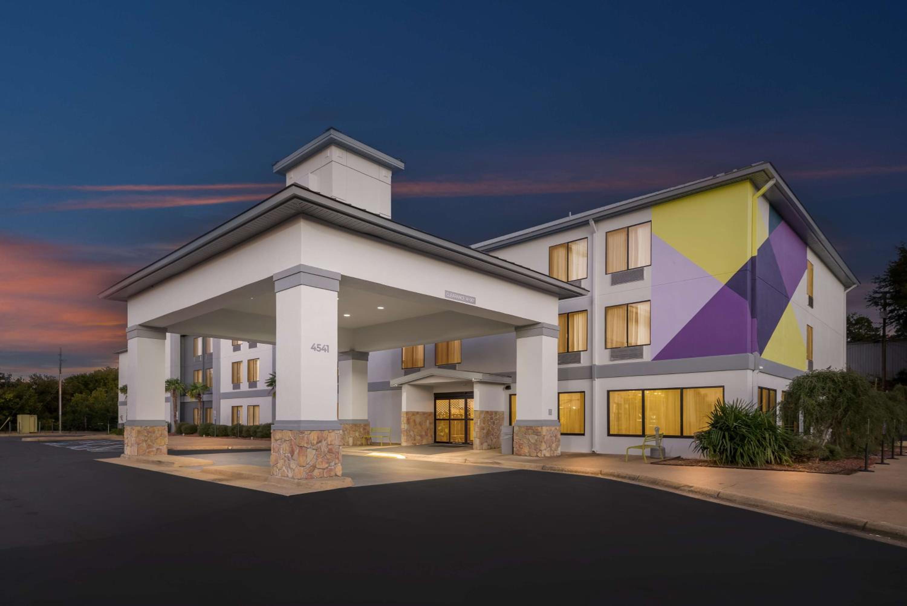 Spark by Hilton Tuscaloosa University view 3